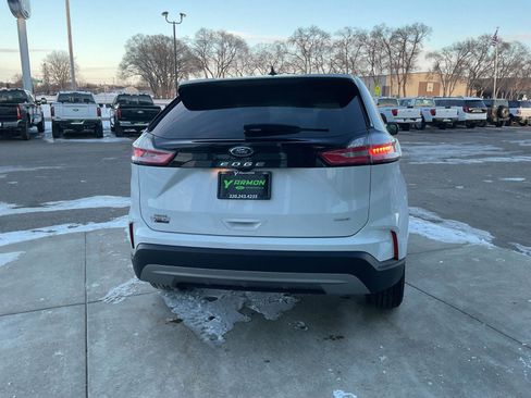 Used 2024 Ford Edge SEL w/ Convenience Package image 4