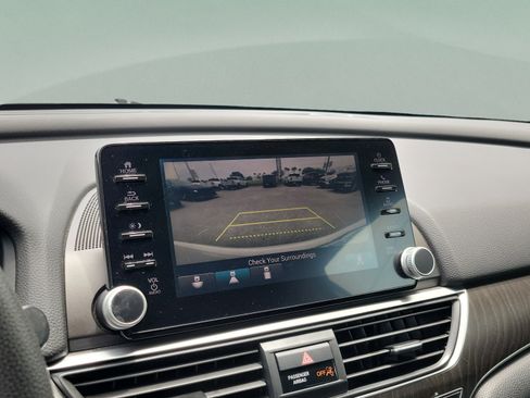 Used 2018 Honda Accord EX image 27