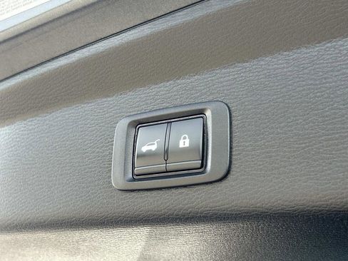 Used 2025 Mitsubishi Outlander SE image 14