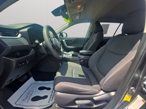 Used 2019 Toyota RAV4 LE w/ All Weather Liner Package AWD/4WD image 10
