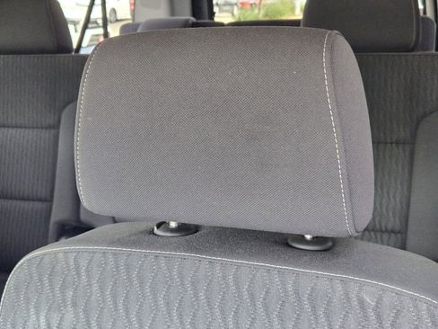 Used 2018 Chevrolet Suburban LS RWD image 16