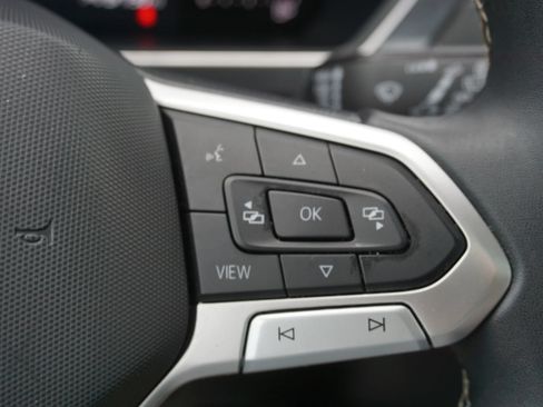 Used 2022 Volkswagen Tiguan SE FWD image 28