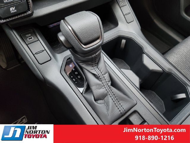 Used 2026 Toyota RAV4 LE FWD image 21