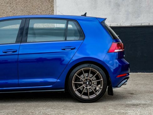 Used 2019 Volkswagen Golf R 4-Door AWD/4WD image 18