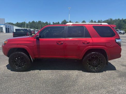Used 2016 Toyota 4Runner SR5 Premium RWD image 2