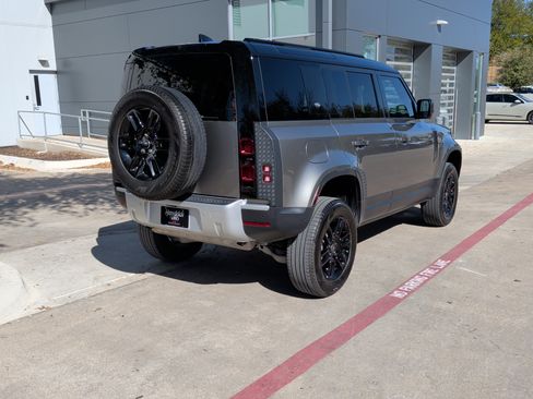 Used 2024 Land Rover Defender 110 S image 10