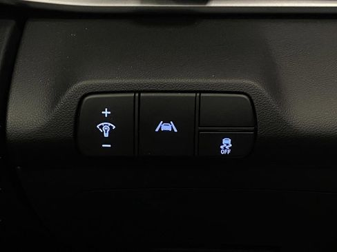 Certified 2023 Hyundai Elantra Limited FWD image 13