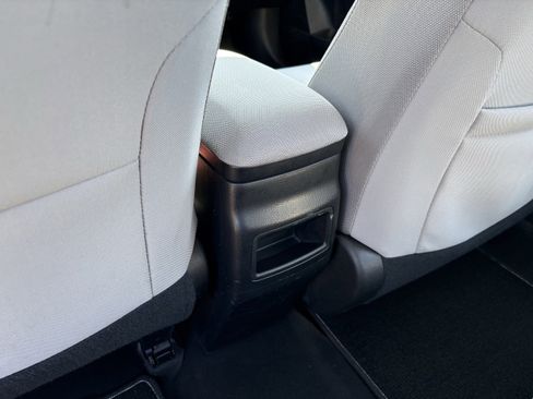 Used 2018 Toyota Corolla LE w/ LE Premium Package w/Moonroof FWD image 29