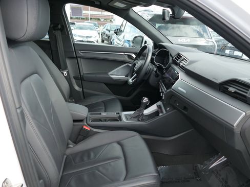 Used 2024 Audi Q3 2.0T Premium image 27