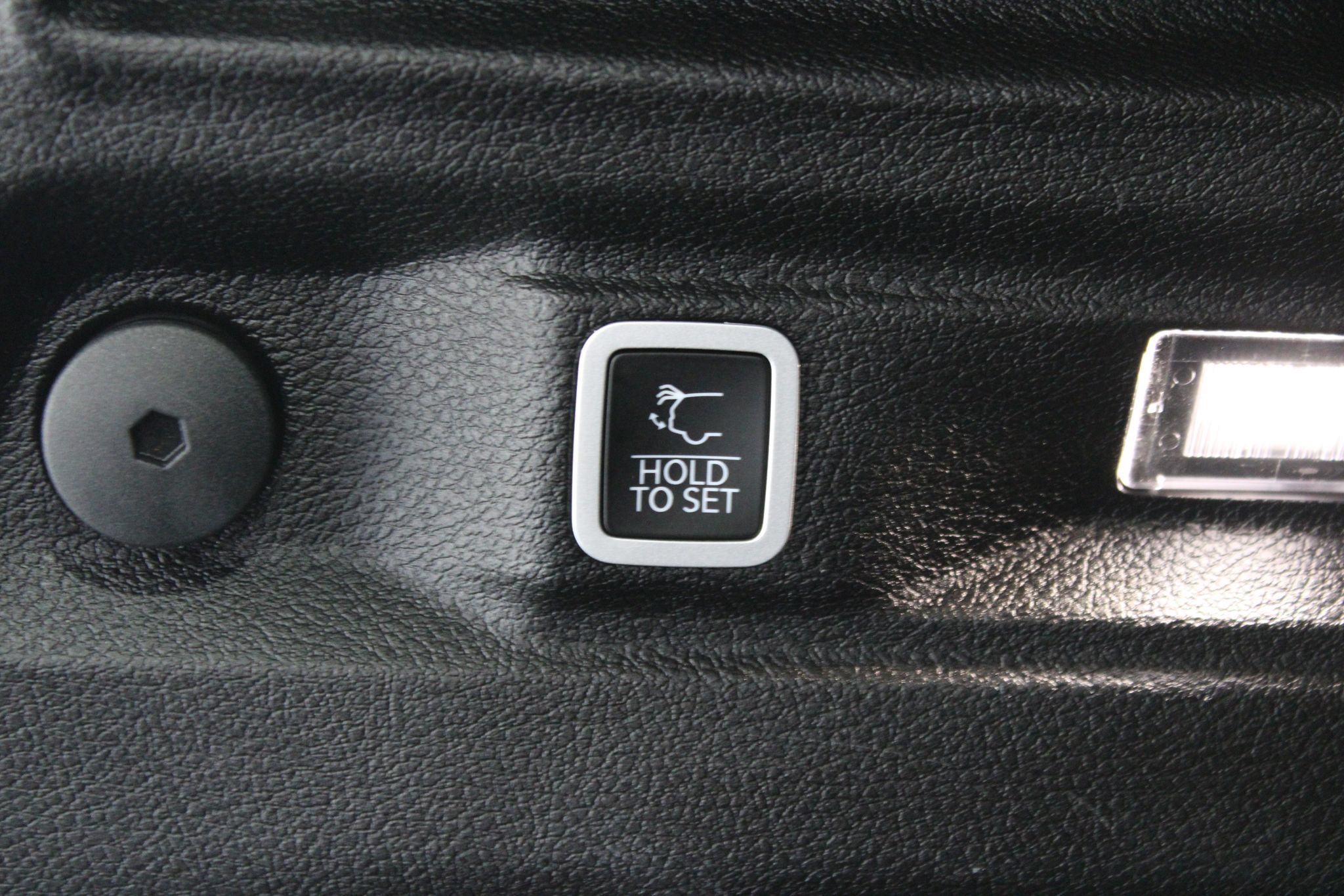 Used 2023 Jeep Grand Cherokee L Laredo AWD/4WD image 21