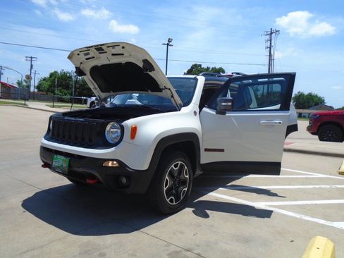 Used 2016 Jeep Renegade Trailhawk AWD/4WD image 26