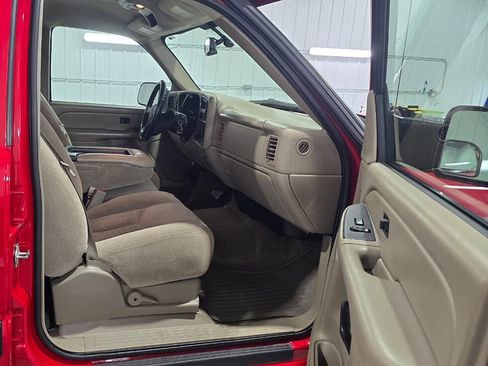 Used 2005 Chevrolet Silverado 2500 LS w/ Heavy-Duty Power Package image 10