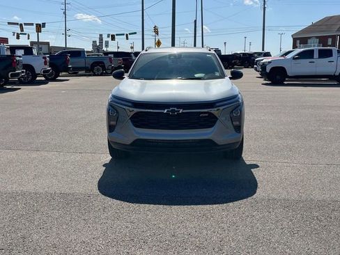Certified 2026 Chevrolet Trax RS w/ Sunroof Package image 10