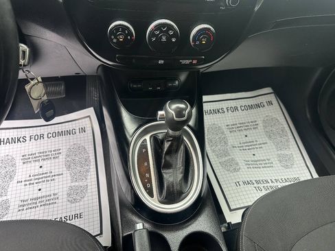Used 2014 Kia Soul FWD image 14