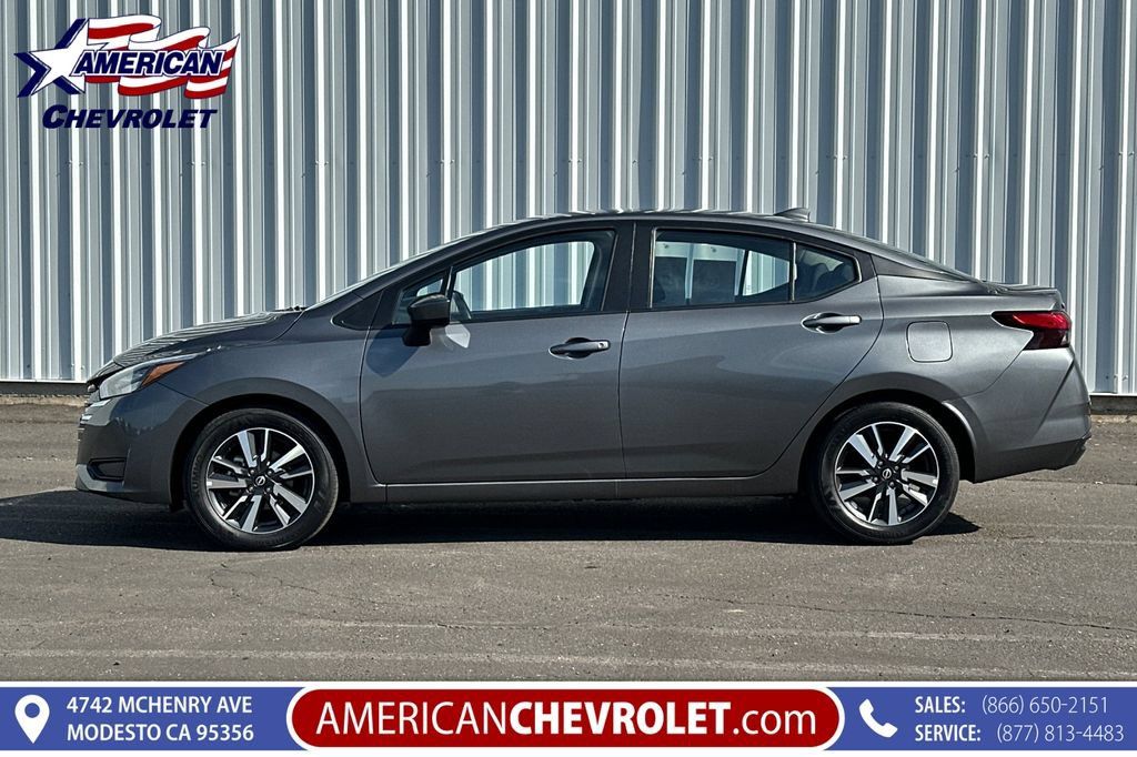 Used 2025 Nissan Versa SV FWD image 7