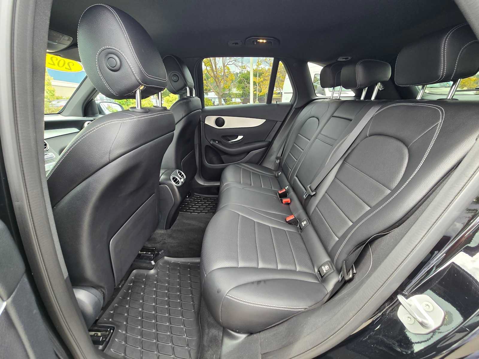 Used 2021 Mercedes-Benz GLC 300 4MATIC image 16