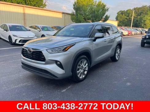 Used 2023 Toyota Highlander Limited FWD image 37