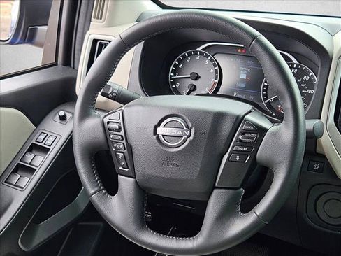 Used 2025 Nissan Frontier SV w/ SV Convenience Package RWD image 10