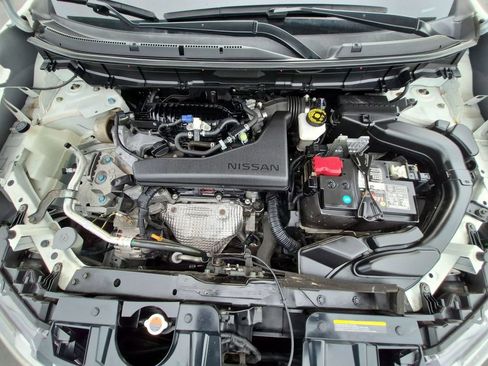 Used 2018 Nissan Rogue SV AWD/4WD image 29