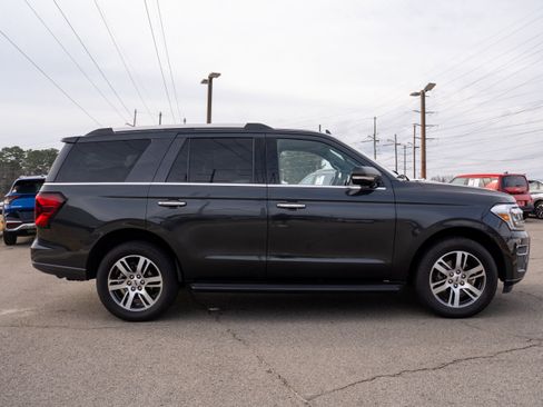 Used 2024 Ford Expedition Limited image 5