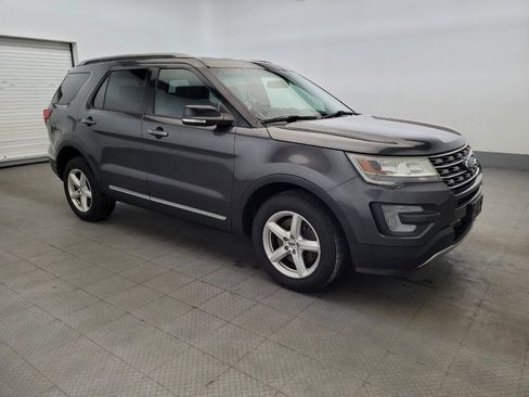 Used 2016 Ford Explorer XLT w/ Equipment Group 202A AWD/4WD image 11