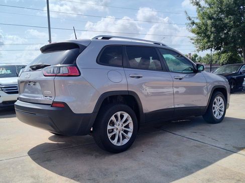 Used 2020 Jeep Cherokee Latitude FWD image 8