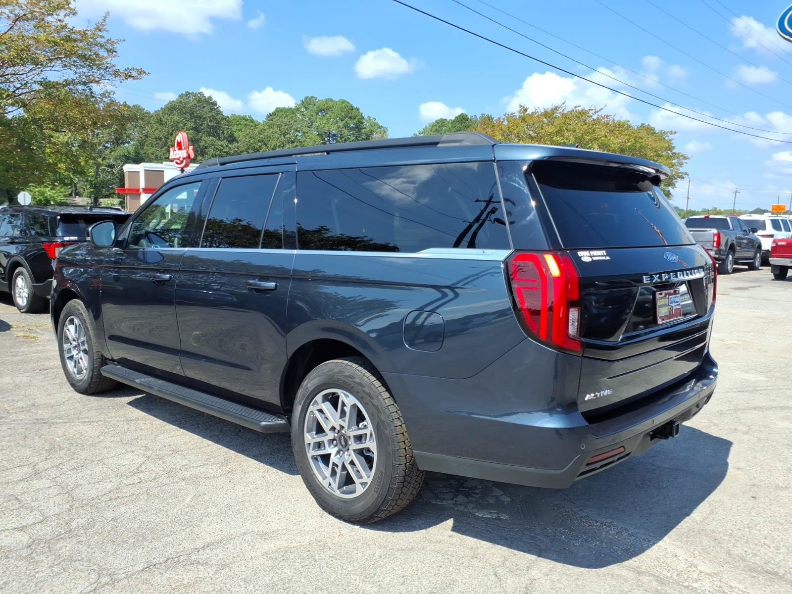New 2026 Ford Expedition Max Active AWD/4WD image 3
