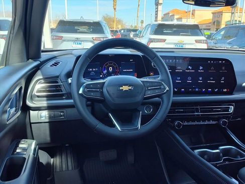 New 2026 Chevrolet Traverse LT w/ Sun and Wheel Package FWD image 7