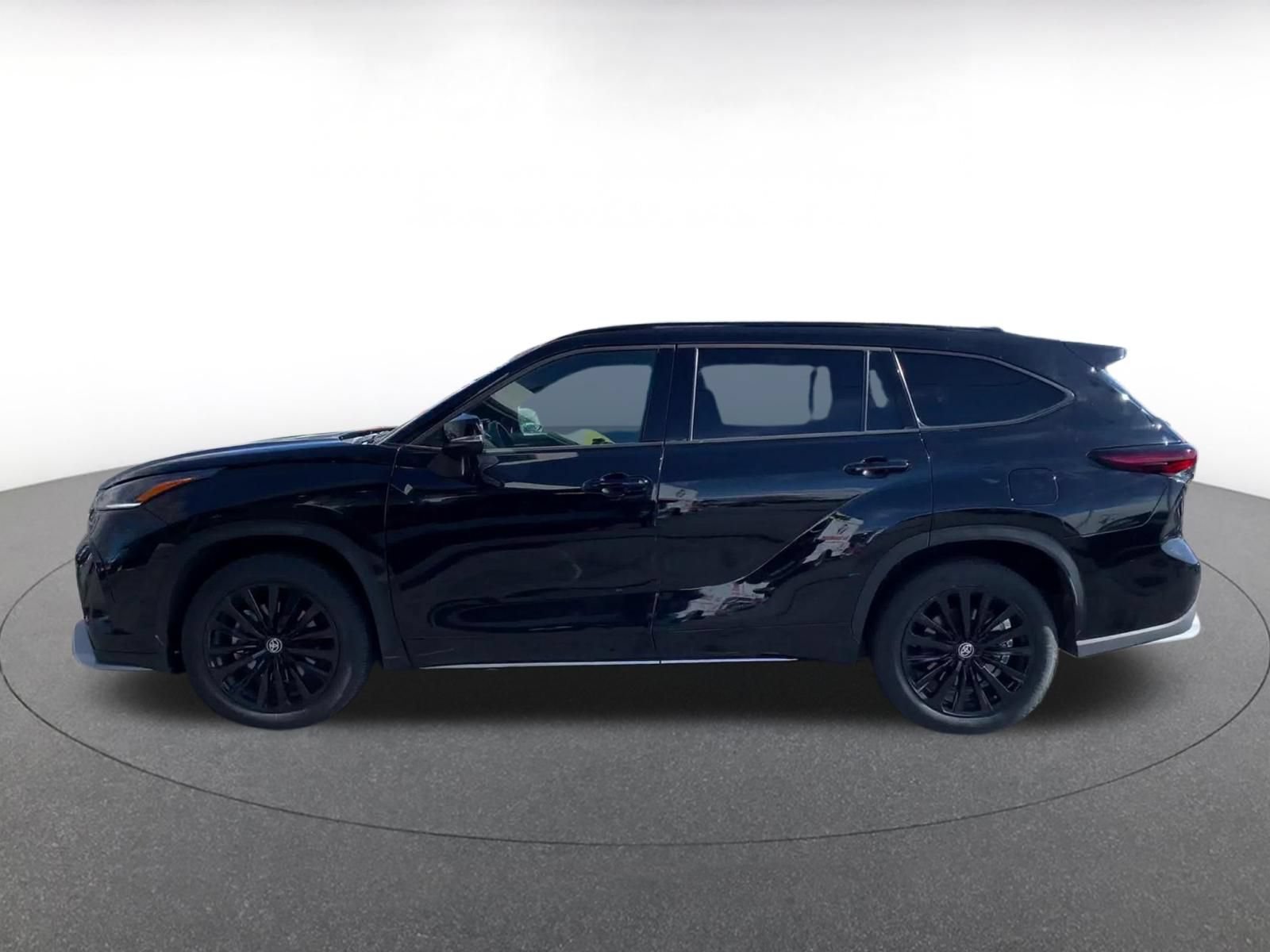 Used 2025 Toyota Highlander XSE AWD/4WD image 8