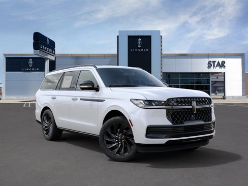 New 2027 Lincoln Navigator Reserve w/ Jet Appearance Package AWD/4WD image 4