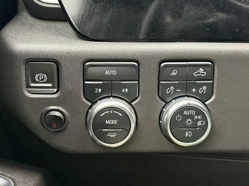 Used 2022 GMC Sierra 1500 SLT AWD/4WD image 22