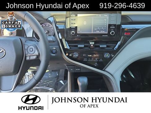 Used 2023 Toyota Camry SE image 30