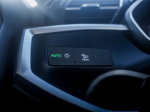 Used 2021 Audi Q3 2.0T Premium Plus w/ Premium Plus Package image 19