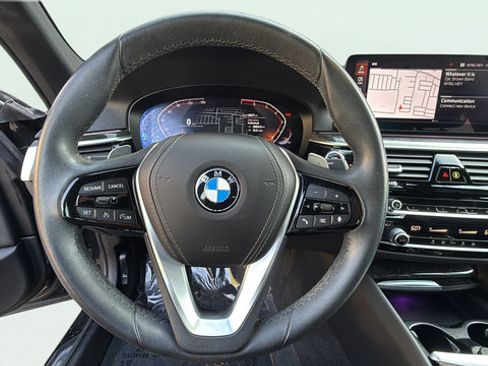 Used 2022 BMW 530i RWD image 15