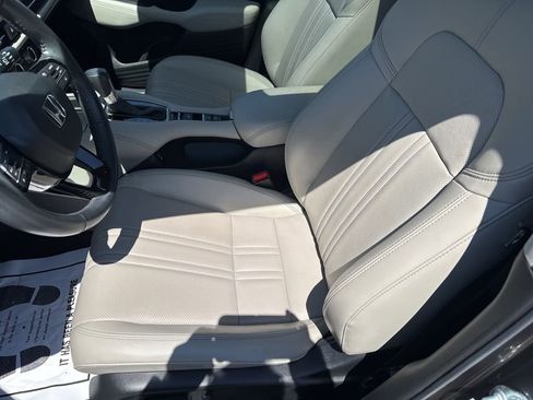 Used 2024 Honda HR-V EX-L image 19