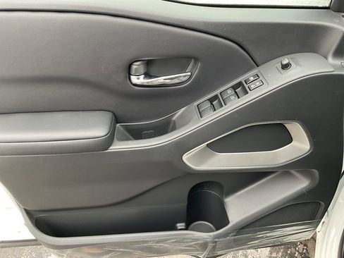 New 2026 Nissan Frontier SV w/ SV Convenience Package image 11