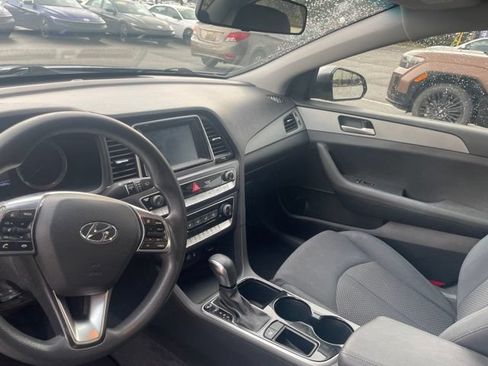 Used 2018 Hyundai Sonata SE FWD image 17