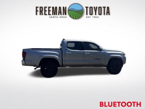 Used 2019 Toyota Tacoma SR5 RWD image 4