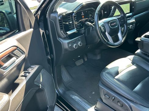 Used 2024 GMC Sierra 1500 SLT AWD/4WD image 9