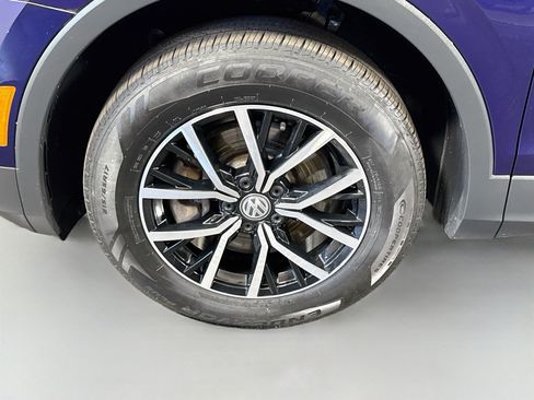 Used 2021 Volkswagen Tiguan SE AWD/4WD image 38