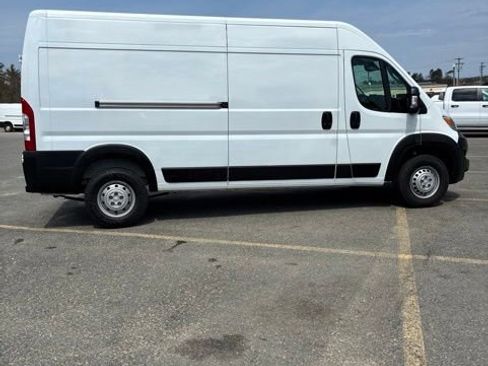 Used 2023 RAM ProMaster 2500 FWD image 8