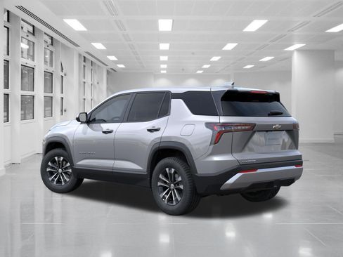 New 2027 Chevrolet Equinox LT FWD image 4