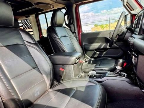 Used 2021 Jeep Wrangler Unlimited Sahara AWD/4WD image 13
