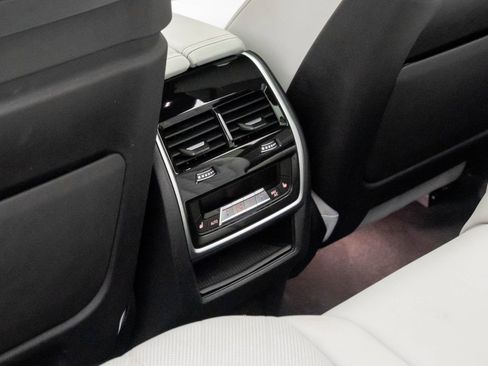 Used 2024 BMW X7 xDrive40i image 17