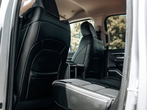 Used 2020 RAM 1500 Laramie AWD/4WD image 40