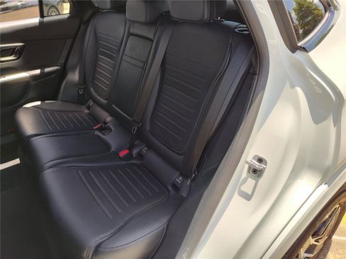 Used 2024 Mercedes-Benz GLC 300 4MATIC image 27