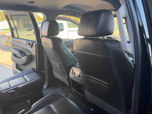 Used 2018 Chevrolet Suburban LT image 15