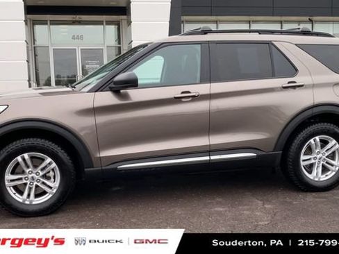 Used 2021 Ford Explorer XLT w/ Class III Trailer Tow Package AWD/4WD image 5