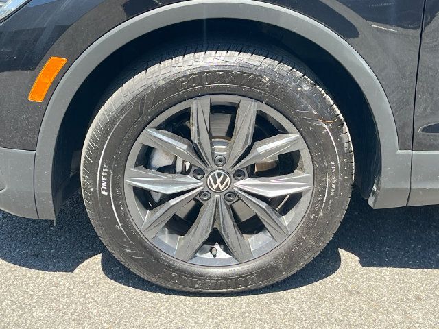 Used 2023 Volkswagen Tiguan SE FWD image 8