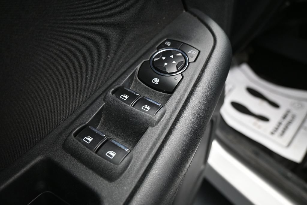 Used 2016 Ford Edge SE FWD image 11